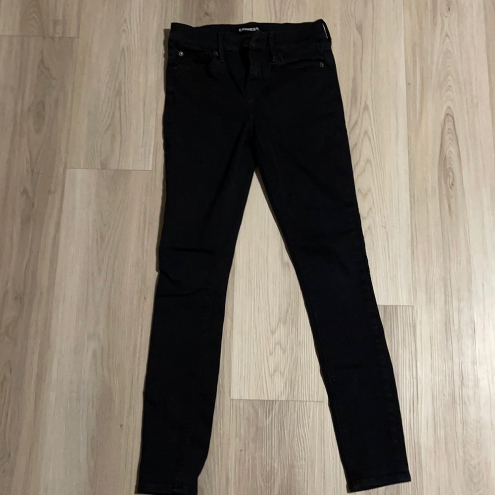 expressing jeggings/stretchy jeans